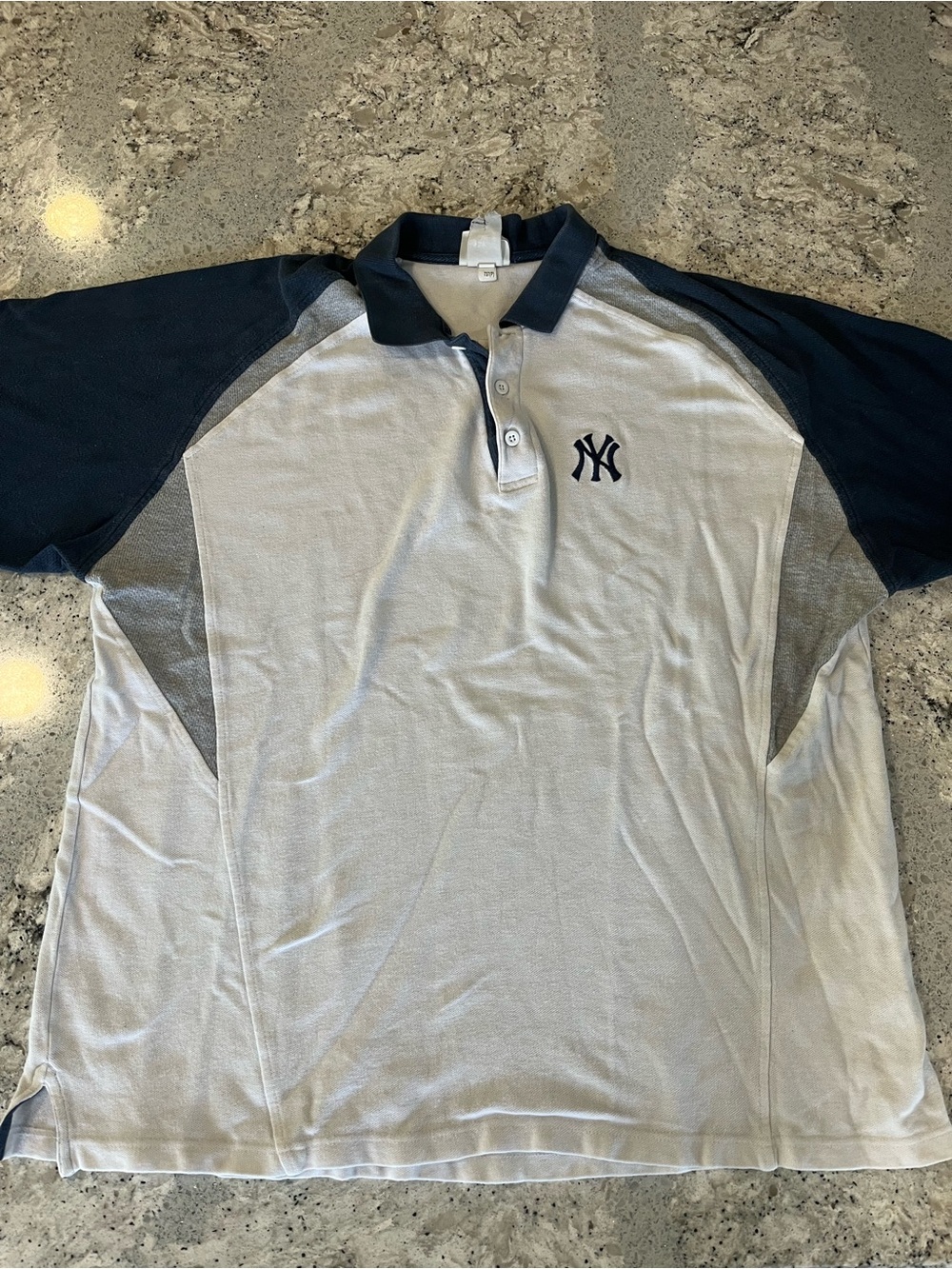 Lee Men's Polo Shirt in White and Navy with Yankees Logo